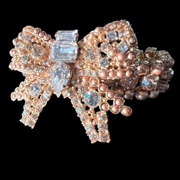 Miu Miu Gold Crystal Beaded Bow Bracelet - Picture 3 of 8